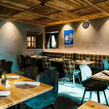 Zum Goldenen Loewen Мини-отель 4*