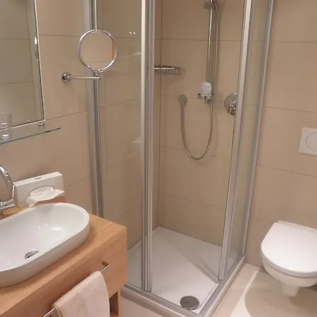 Мини-отель Zum Goldenen Loewen Наудерс