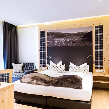 Zum Goldenen Loewen Мини-отель Наудерс