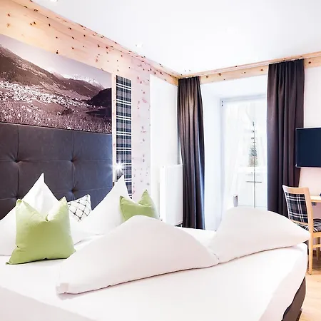 Zum Goldenen Loewen Мини-отель 4*