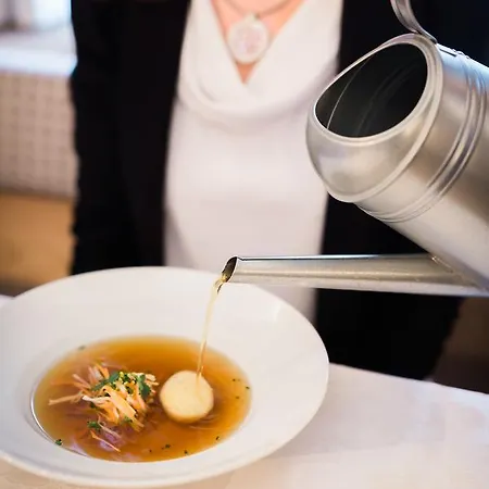 Zum Goldenen Loewen Мини-отель 4*