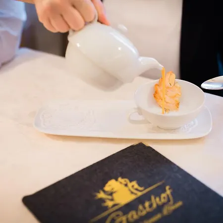 Zum Goldenen Loewen Наудерс