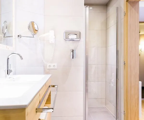 Zum Goldenen Loewen Locanda Nauders