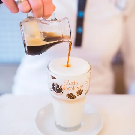 Inn Zum Goldenen Loewen 4*